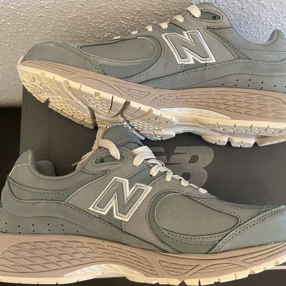 Pistachio NBM2002RK1 M Green NB White Size 10